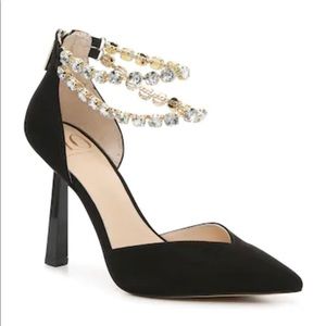 NORMA PUMPS by JLO
